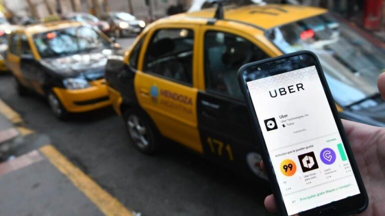 Conductores de Uber serán considerados empleados en Reino Unido