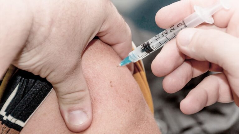 Argentina completa la vacunación con una dosis a toda la población prioritaria