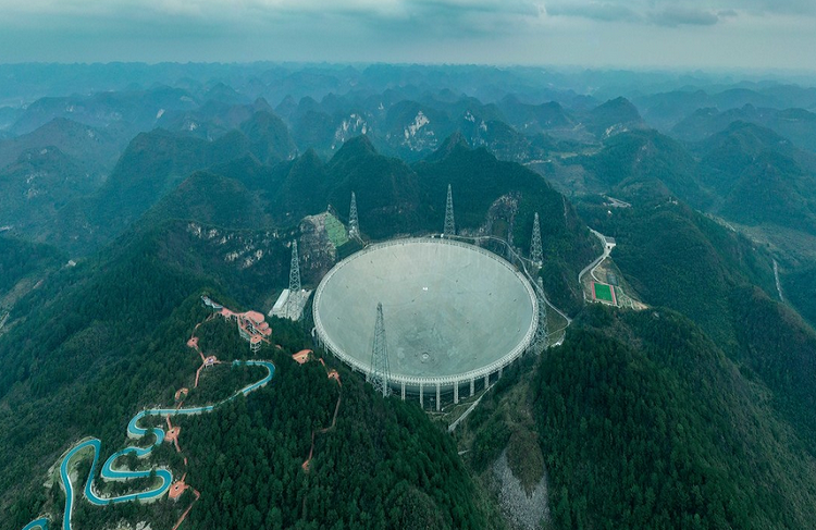 China abre el radiotelescopio más grande del mundo a científicos extranjeros