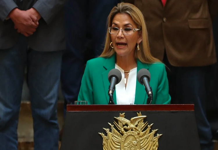 Arrestan a expresidenta interina de Bolivia, Jeanine Áñez