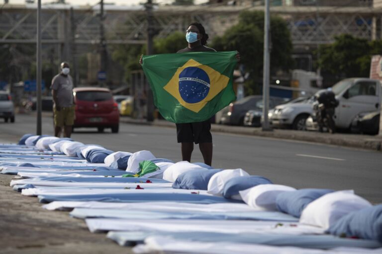 Brasil llegó a los 100.000 contagios diarios de covid-19