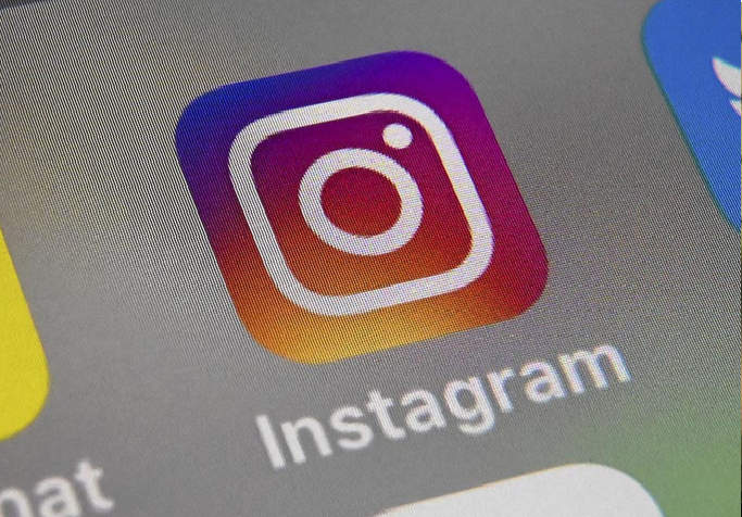 Instagram va a prohibir a mayores de edad enviar mensajes a menores