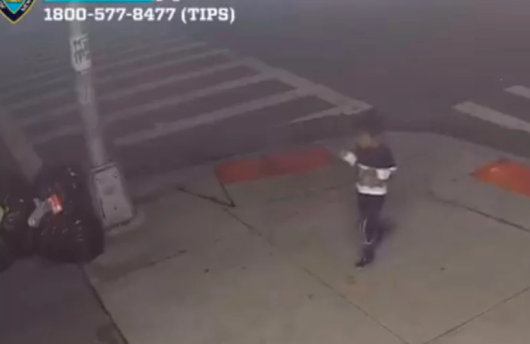 New York: Policía intenta identificar a la mujer que abandonó una niña en medio de la noche