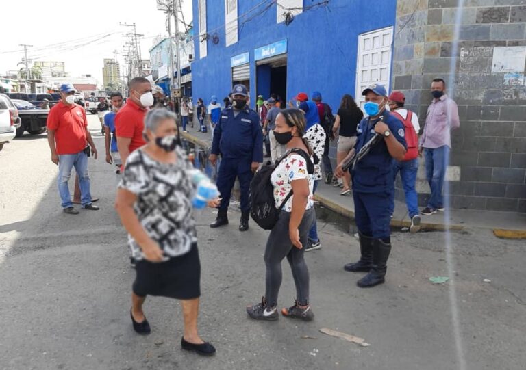 Coro | Reforzaron medidas en el mercado viejo para prevenir la Covid-19