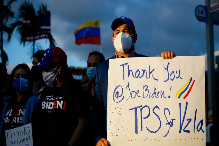 Inmigrantes venezolanos en EEUU están siendo estafados por trámite de TPS
