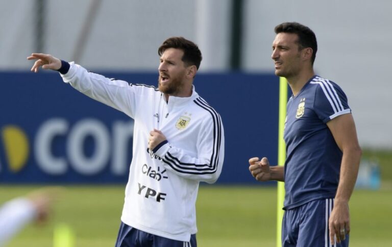Scaloni: «Messi está bien y cuando está con nosotros está todavía mejor»