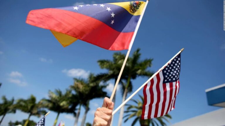 Los venezolanos solicitantes de asilo político pueden optar al TPS, según Giulio Cellini