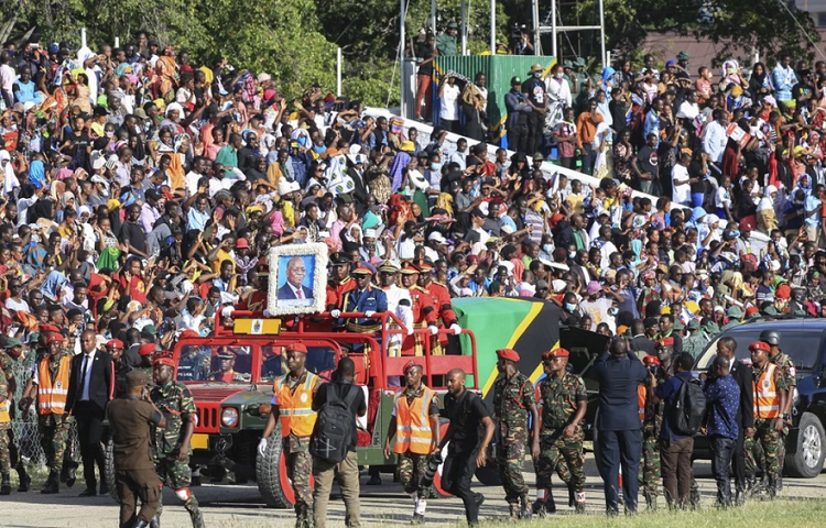 Tanzania: Estampida durante homenaje a presidente fallecido dejó 45 muertos