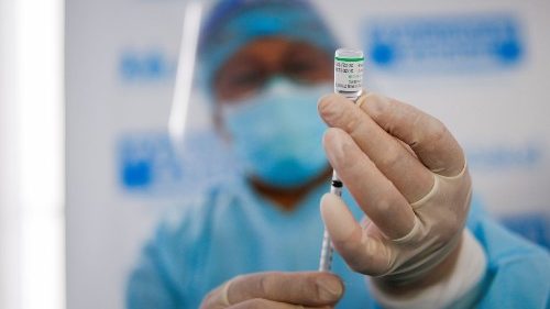 Perú vacunó a medio millón de habitantes con Sinopharm