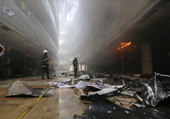10 personas murieron en incendio de un hospital con pancientes covid-19