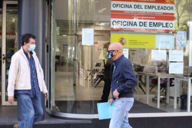 Desempleo en España supera 4 millones por primera vez desde 2016