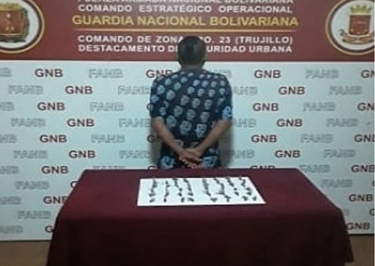 Detenido sujeto por posesión de droga en Sabana de Mendoza