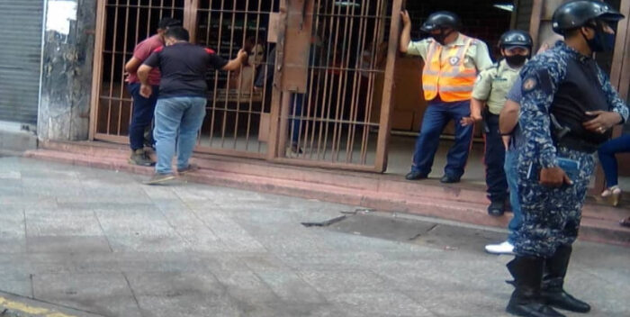 Un grupo de mujeres invadieron un edificio en Caracas
