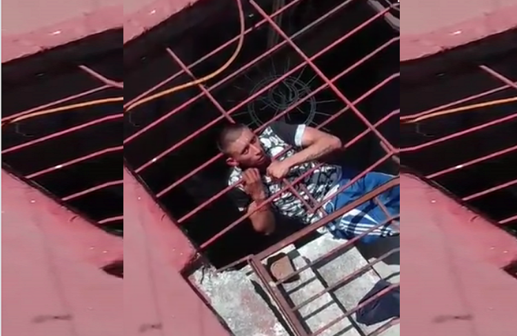 Ladrón tuvo que ser auxiliado al quedar atorado entre las rejas de una casa (+Video)