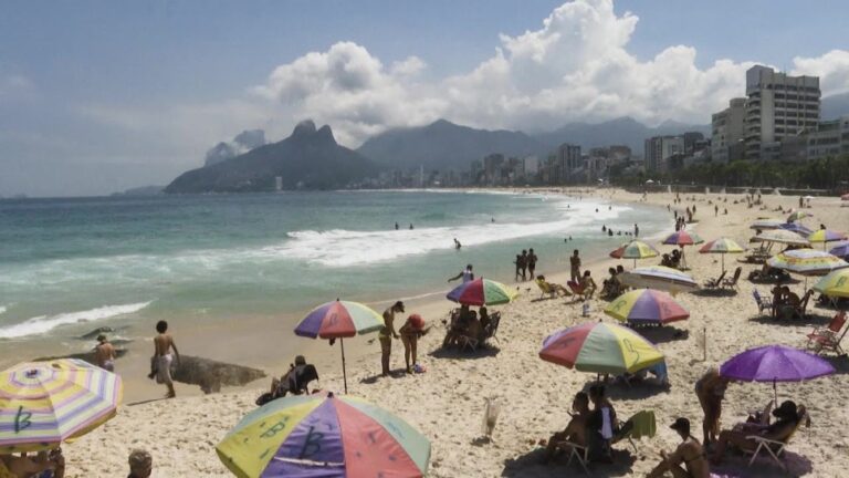 Río de Janeiro cierra sus playas este fin de semana para contener la covid
