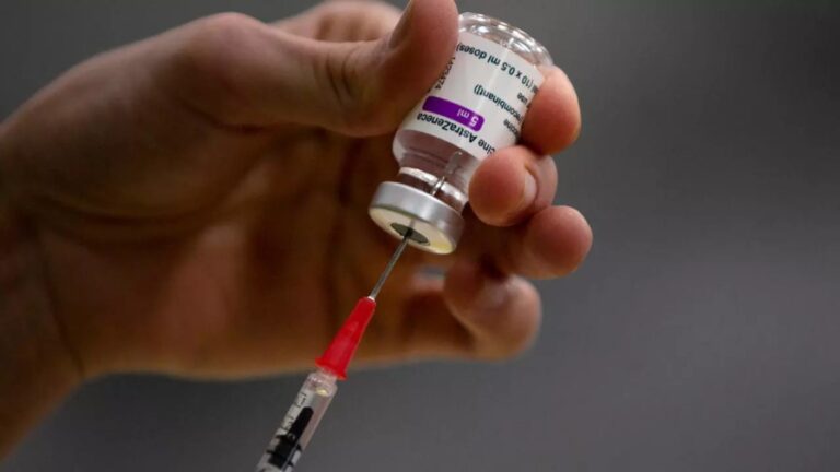 Alemania suspende de forma preventiva el uso de la vacuna de AstraZeneca