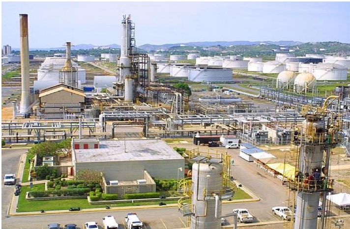 Reuters: Refinería de Puerto La Cruz reinicia producción de gasolina