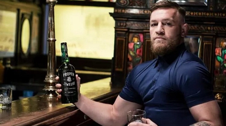 McGregor compró el bar donde agredió a un hombre y le prohibió la entrada