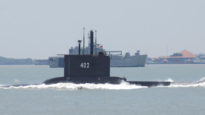 Indonesia da por muertos a los 53 tripulantes del submarino desaparecido