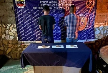 Detenidos dos hombres por posesión de drogas en Pampanito