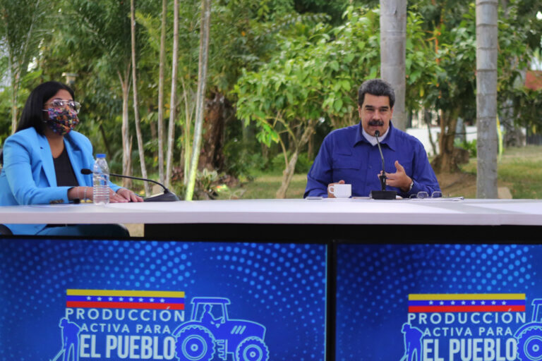 Maduro propone un plan de emergencia de 60 días para regularizar abastecimiento de diésel