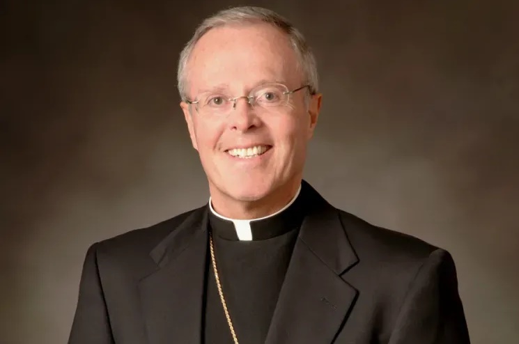 Renuncia obispo investigado por interferir en caso de abuso sexual