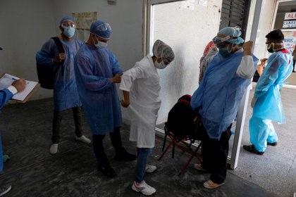 ONU insta a vacunar al personal del sector salud en Venezuela