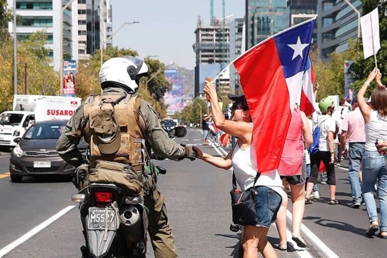 Chile inicia la campaña electoral para los megacomicios