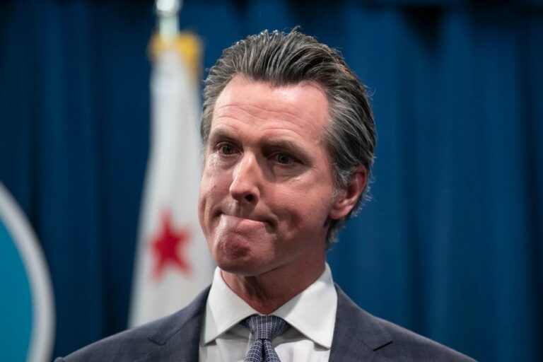 California valida firmas suficientes para la revocatoria contra su gobernador
