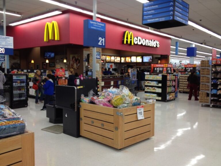 McDonald’s cierra la mayoría de restaurantes en supermercados Walmart de EEUU