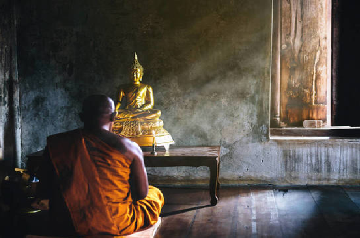 Monje budista se cortó la cabeza para «reencarnar como un ser espiritual»