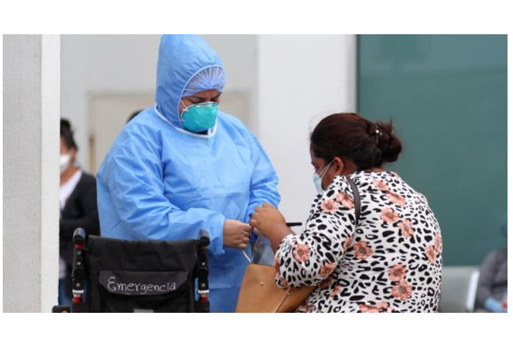 Ecuador espera vacunar a 100 mil personas diarias hasta el cambio de Gobierno