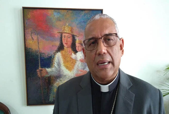 Monseñor Basabe: «Han manejado irresponsablemente la pandemia y está muriendo mucha gente a causa de ello»