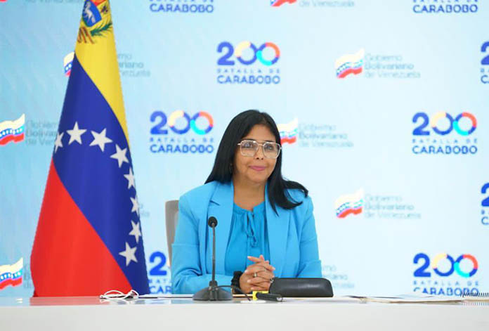 Delcy Rodríguez aseguró que intensificarán el proceso de vacunación en todo el país