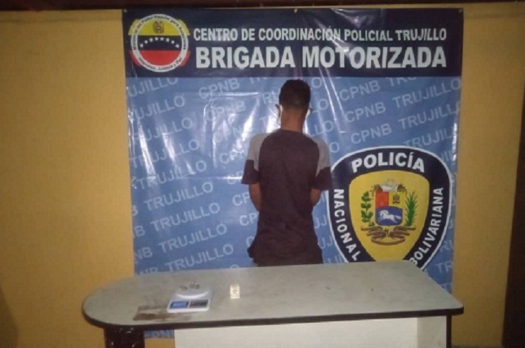 Dos vendedores de droga fueron detenidos en Trujillo