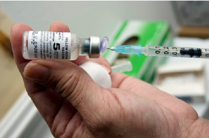 En Brasil vacunan por equivocación a 46 personas contra la COVID-19 en lugar de la gripe