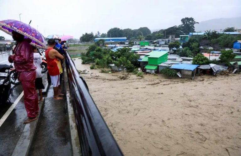 Al menos 113 muertos por las inundaciones en Indonesia y Timor Oriental
