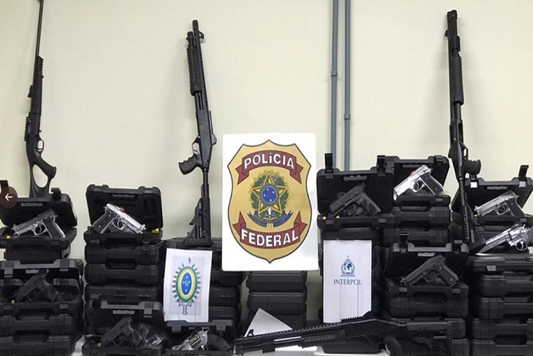 Interpol asesta un «golpe importante» al tráfico de armas en América Latina