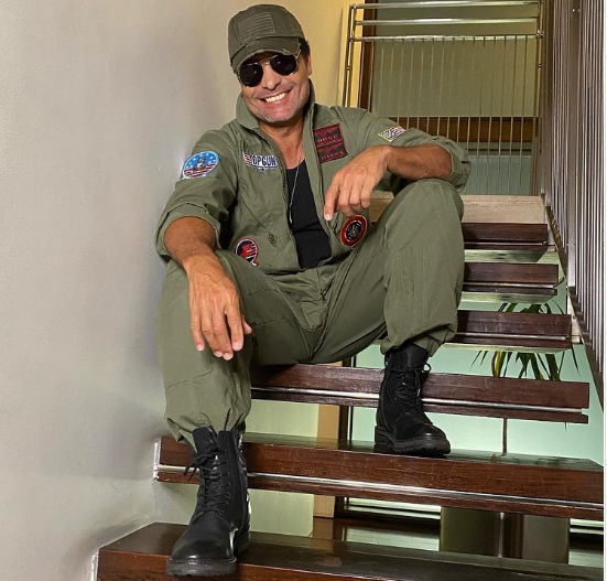 Chayanne se vacunó contra el COVID-19