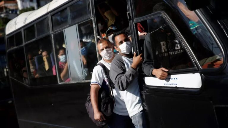 Oficializan el aumento del pasaje mínimo en Caracas