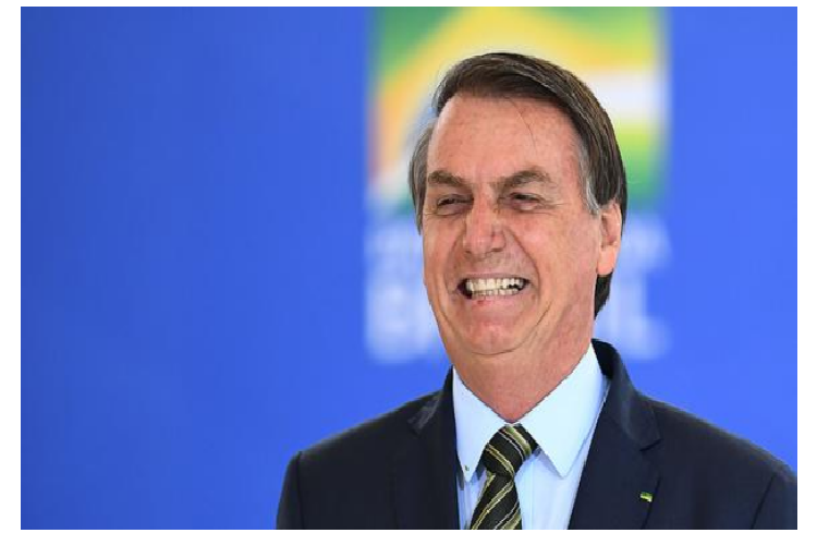 Bolsonaro dice que «solo Dios» lo puede sacar de la Presidencia