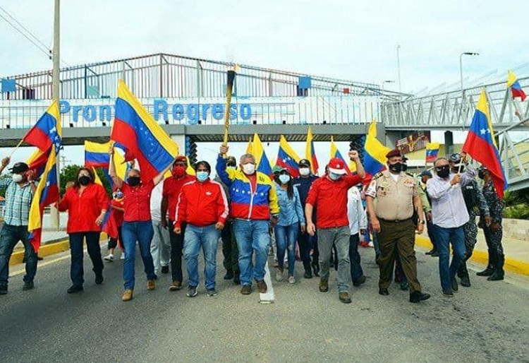 Goitía recibió la Antorcha Bicentenaria que recorre Venezuela