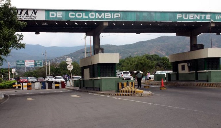 Permiten retorno intermitente de venezolanos por puente «Simón Bolívar»