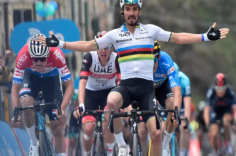 El campeón del mundo de ciclismo Julian Alaphilippe no irá a los Juegos