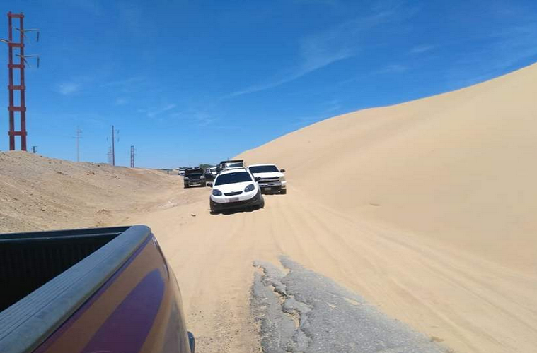 Dunas se apoderan de la carretera Coro-Punto Fijo