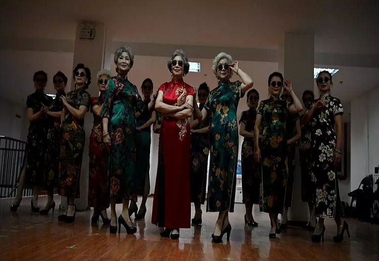 Las influenciadoras «Abuelas de la moda», que llenan de belleza las calles de Pekín