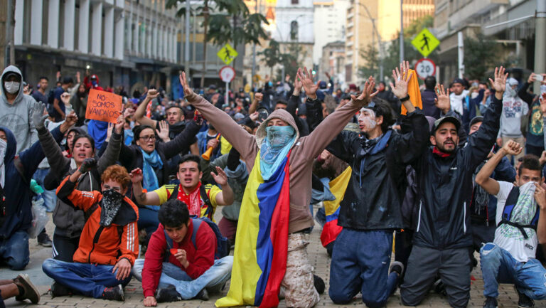Sin llegar a un acuerdo, se mantiene el paro en Colombia