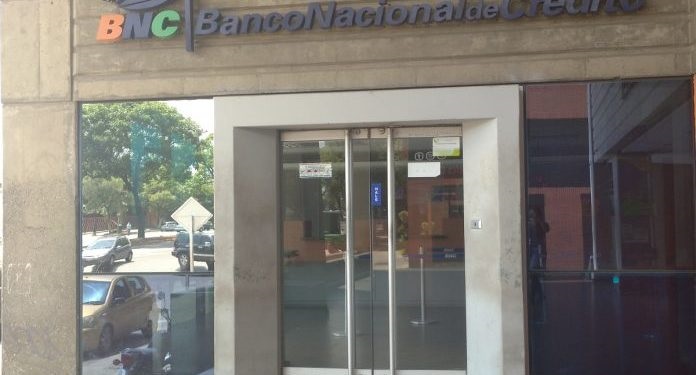 Sujetos vestidos de Cicpc robaron un banco en Valencia