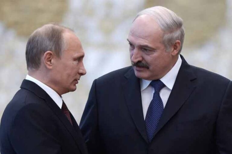 Lukashenko se reúne con Putin en busca de apoyos ante creciente aislamiento