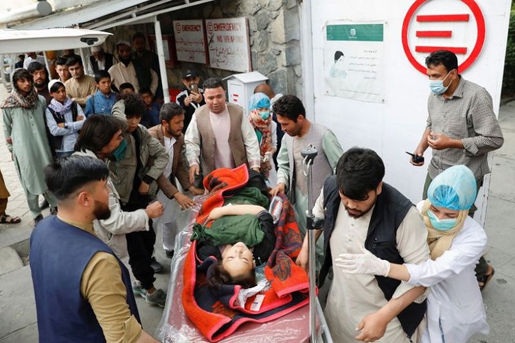 Al menos 30 muertos y 52 heridos en una explosión cerca de una escuela en Afganistán